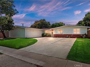 260 Villanova Rd, Costa Mesa, CA 92626