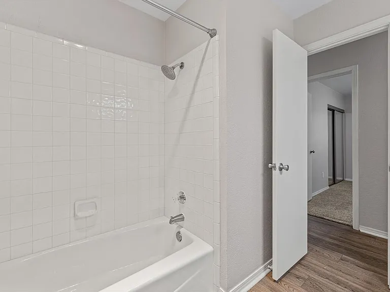 7717 Doris Dr — Photo 30