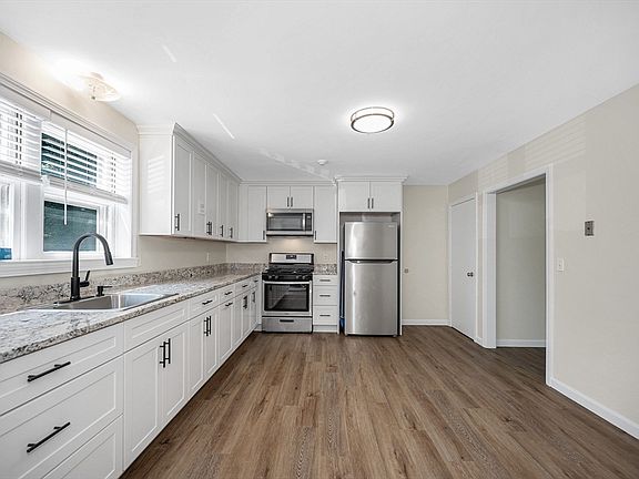 2nd image of 50 Frank St #50