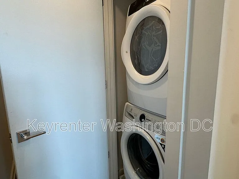 1460 Belmont St NW #204 — Photo 17