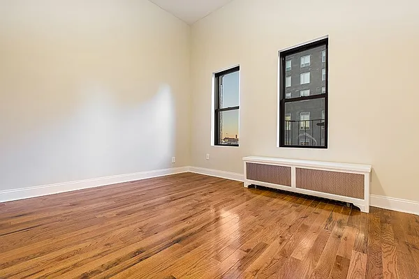 Rented by Dixon Advisory USA Inc. | media 10