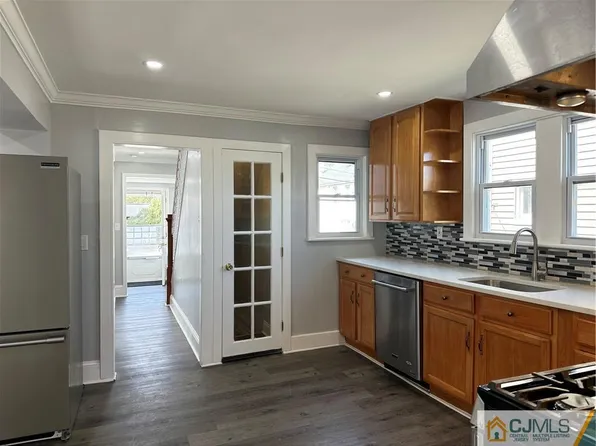 78 Smullen St, Sayreville, NJ 08872