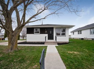 1201 S 36th St, Manitowoc, WI 54220