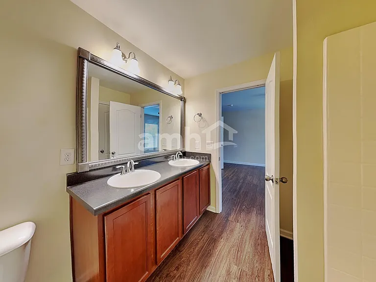 1324 Lombar St — Photo 13