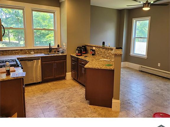 3rd image of 20 Maple St #1