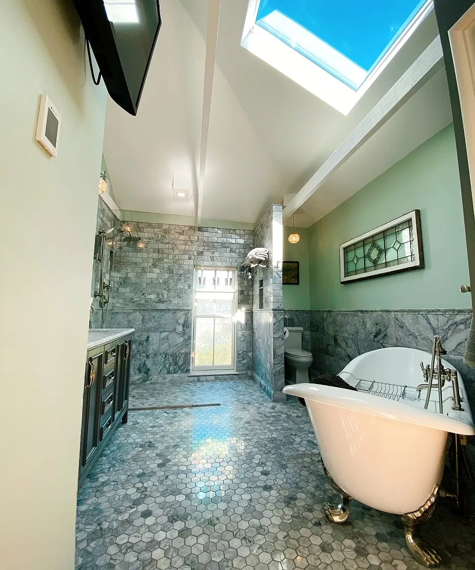 3 bed, 2.5 bath, 2312 sqft, $3,400 — Photo 1