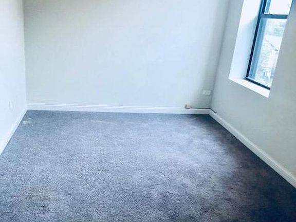 4th image of 4711 S Michigan Ave #2S