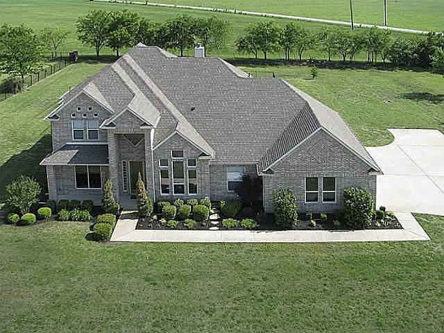 1st image of 948 Equestrian Dr