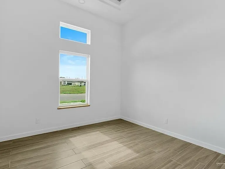 2917 Arboledas Dr — Photo 10