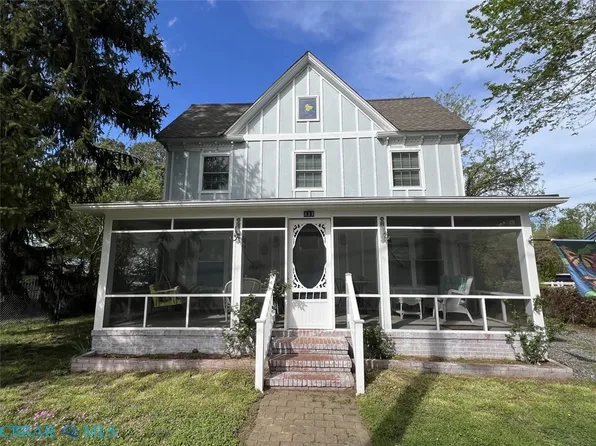 221 Taylor Ave, Urbanna, VA 23175