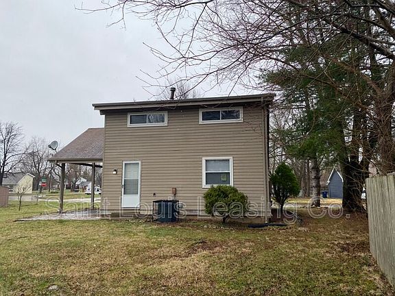 2nd image of 924 Chesswood Dr