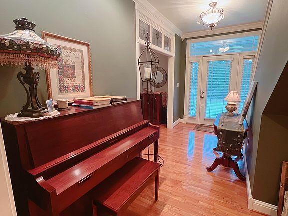 5th image of 845 Stevenson Rd