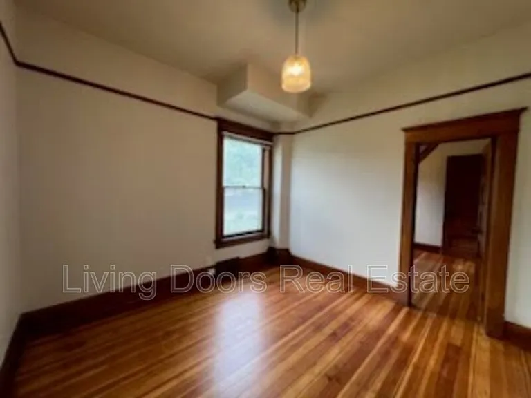 602 C St — Photo 7