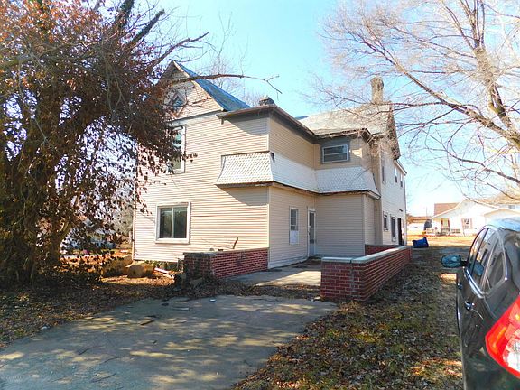 2nd image of 417 Redwood Dr
