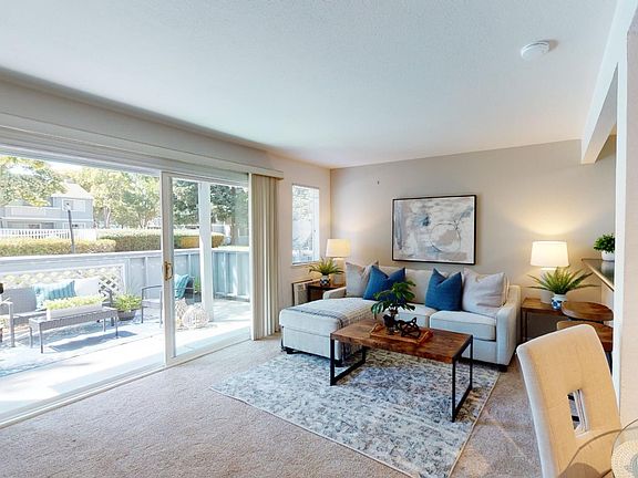 3rd image of 1514 Four Oaks Cir