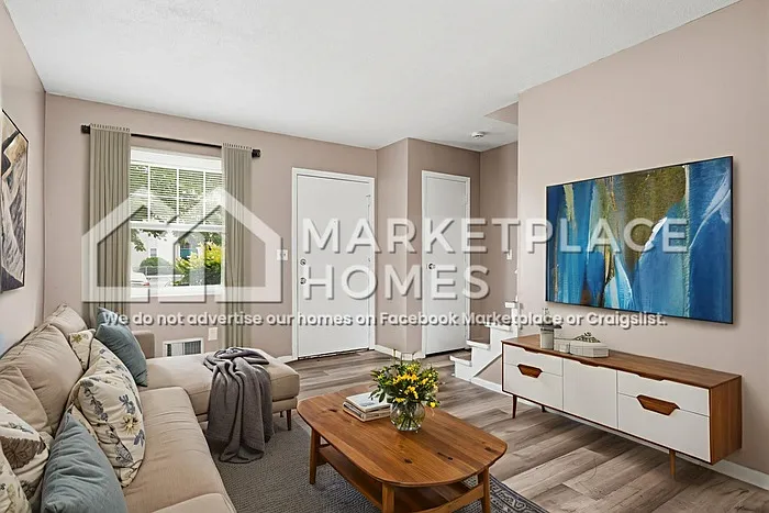 2 bed, 1.0 bath, 810 sqft, $1,300 — Photo 3
