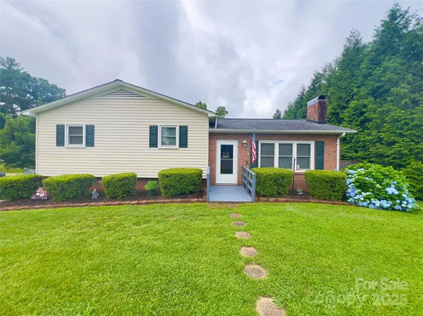 803 Bannon Pl, Lenoir, NC 28645