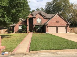 1803 Live Oak Ln, Lufkin, TX 75904