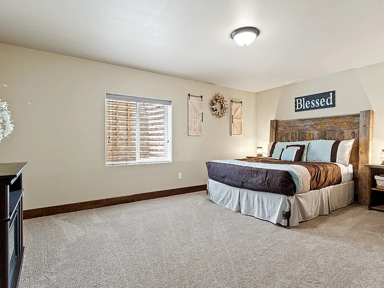 Larkspur Rd — Photo 15