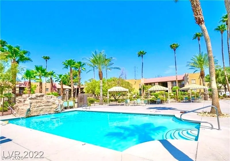 2 bed, 2.0 bath, 978 sqft, $1,395 — Photo 4