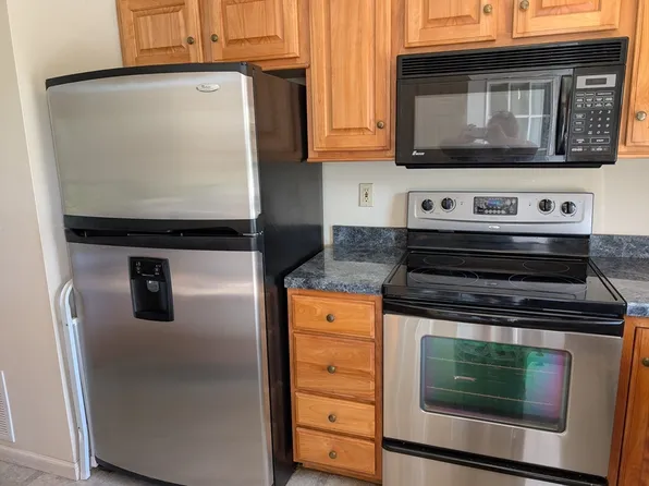60 Waters Edge Dr #60, Ludlow, MA 01056