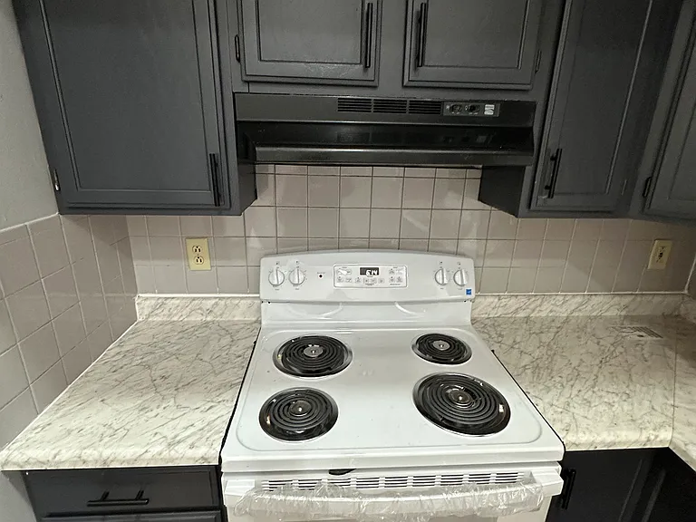 Vawter Street Apartments — Photo 3
