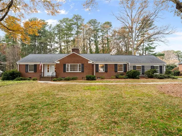 230 Grandview Dr, Winston Salem, NC 27104