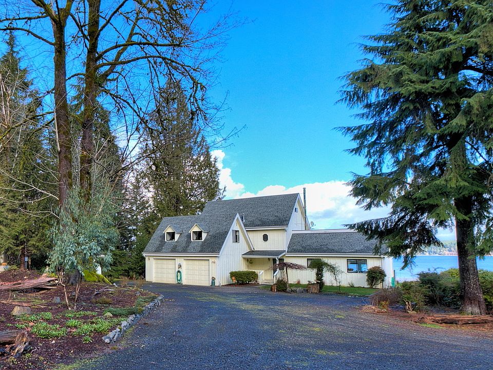 1st image of 210 E Leaf Ln