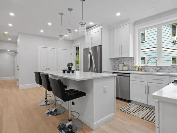 31 Rodman St #1, Jamaica Plain, MA 02130