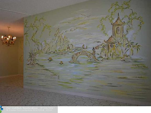 4th image of 20320 NE 2nd Ave APT 6