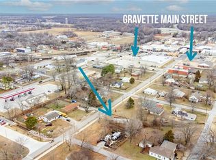 406 2nd Ave NE, Gravette, AR 72736