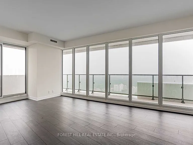 2221 Yonge St #5702 — Photo 17