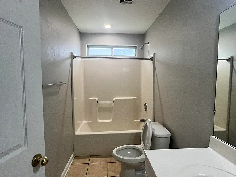 2633 Mission Rd — Photo 16