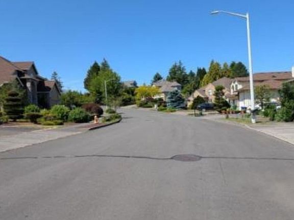 Exterior Neighborhood (street photo)