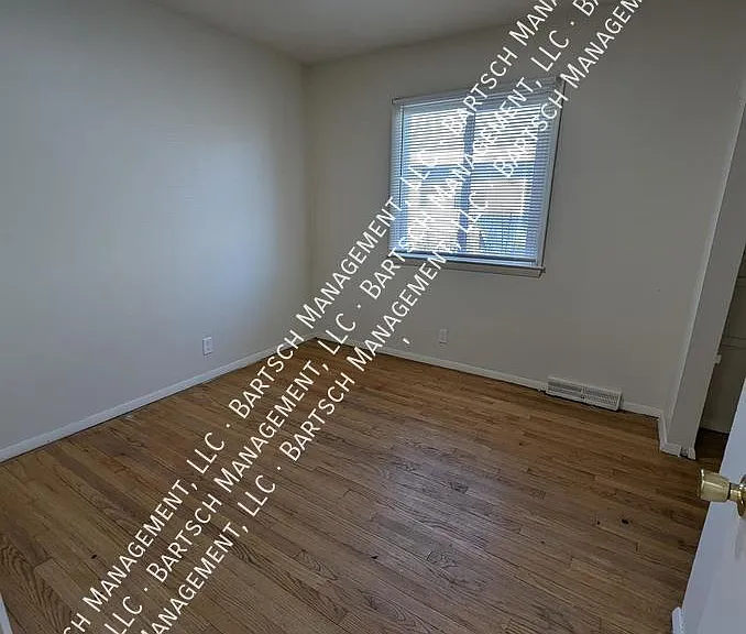 3700 W Kiley Ave — Photo 3