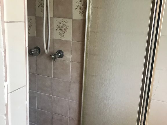 2nd image of 515 Ohio Blvd
