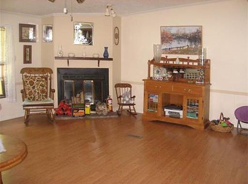 5th image of 50 Rosewood Dr