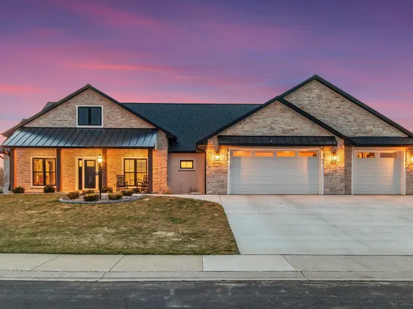 532 Royal Saint Pats Dr, Wrightstown, WI 54180