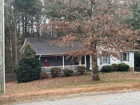 3777 Rain Valley Dr, Hudson, NC 28638