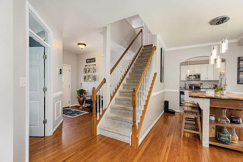 5 bed, 3.5 bath, 2956 sqft, $3,250 — Photo 4