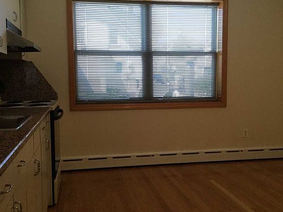 3rd image of 535 Anderson Ave #1