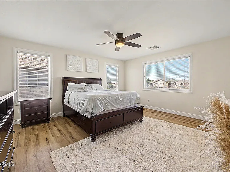 2527 S 89th Dr — Photo 7