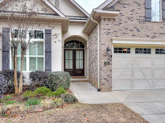 2nd image of 228 Bellewood Dr