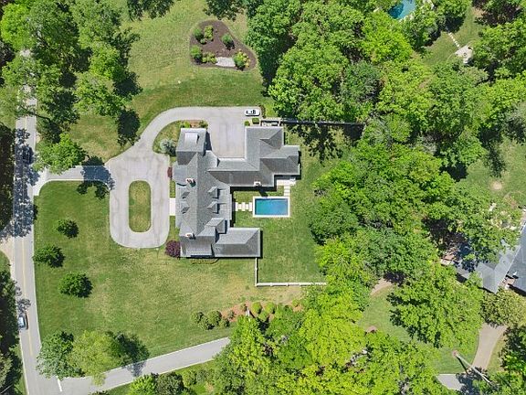 4th image of 515 Jackson Blvd