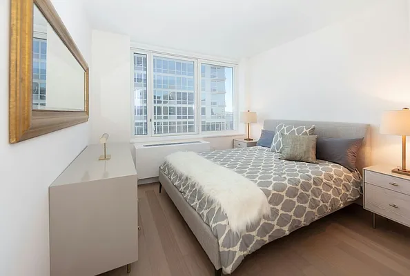 Rented by Red Apple Group | media 12