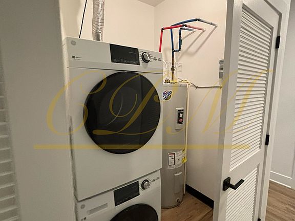 4th image of 22 Lakeside Ave #306