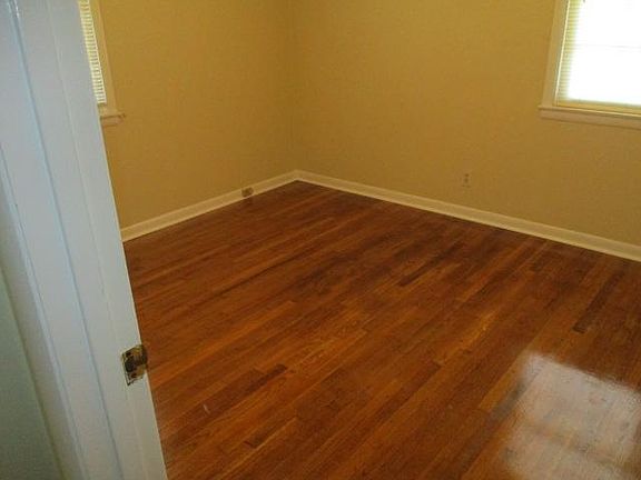 5th image of 627 Minerva Dr