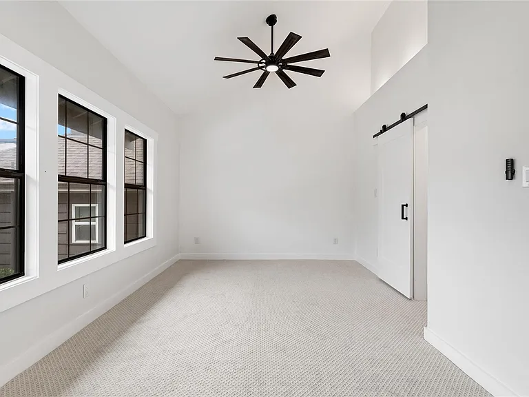 1210 Hawthorne St — Photo 22