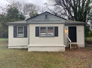 209 Meadowdale Dr, Warner Robins, GA