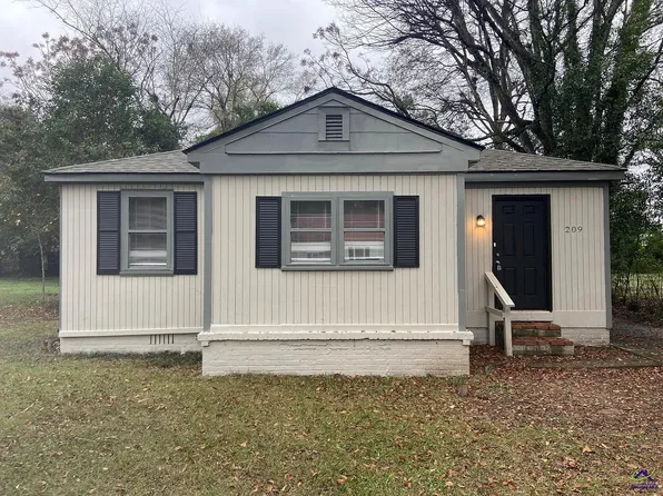 209 Meadowdale Dr, Warner Robins, GA 31088